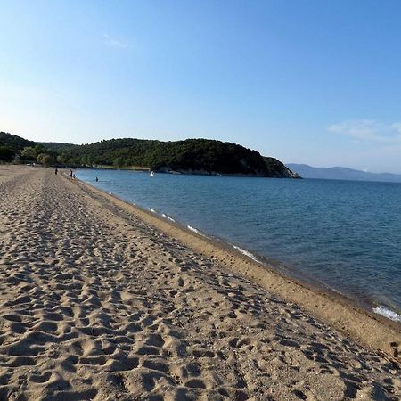 Beachfront Stylish Maisonette In Ierissos Exteriör bild