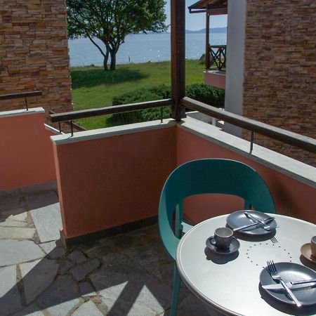 Beachfront Stylish Maisonette In Ierissos Exteriör bild