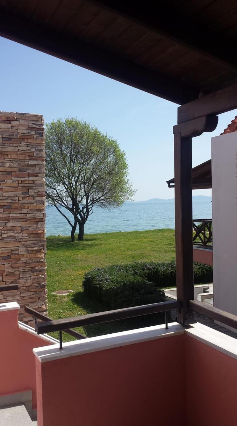 Beachfront Stylish Maisonette In Ierissos Exteriör bild