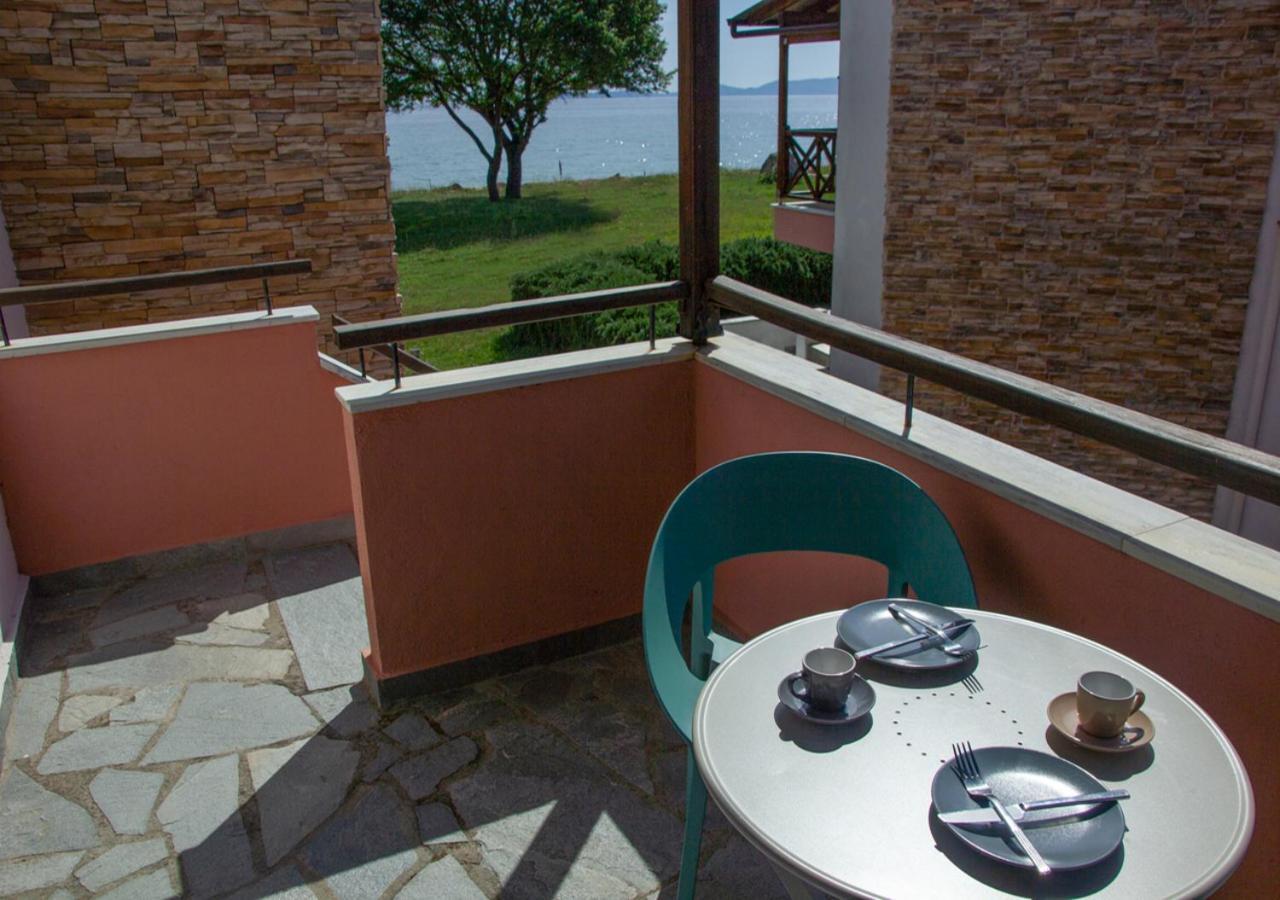Beachfront Stylish Maisonette In Ierissos Exteriör bild