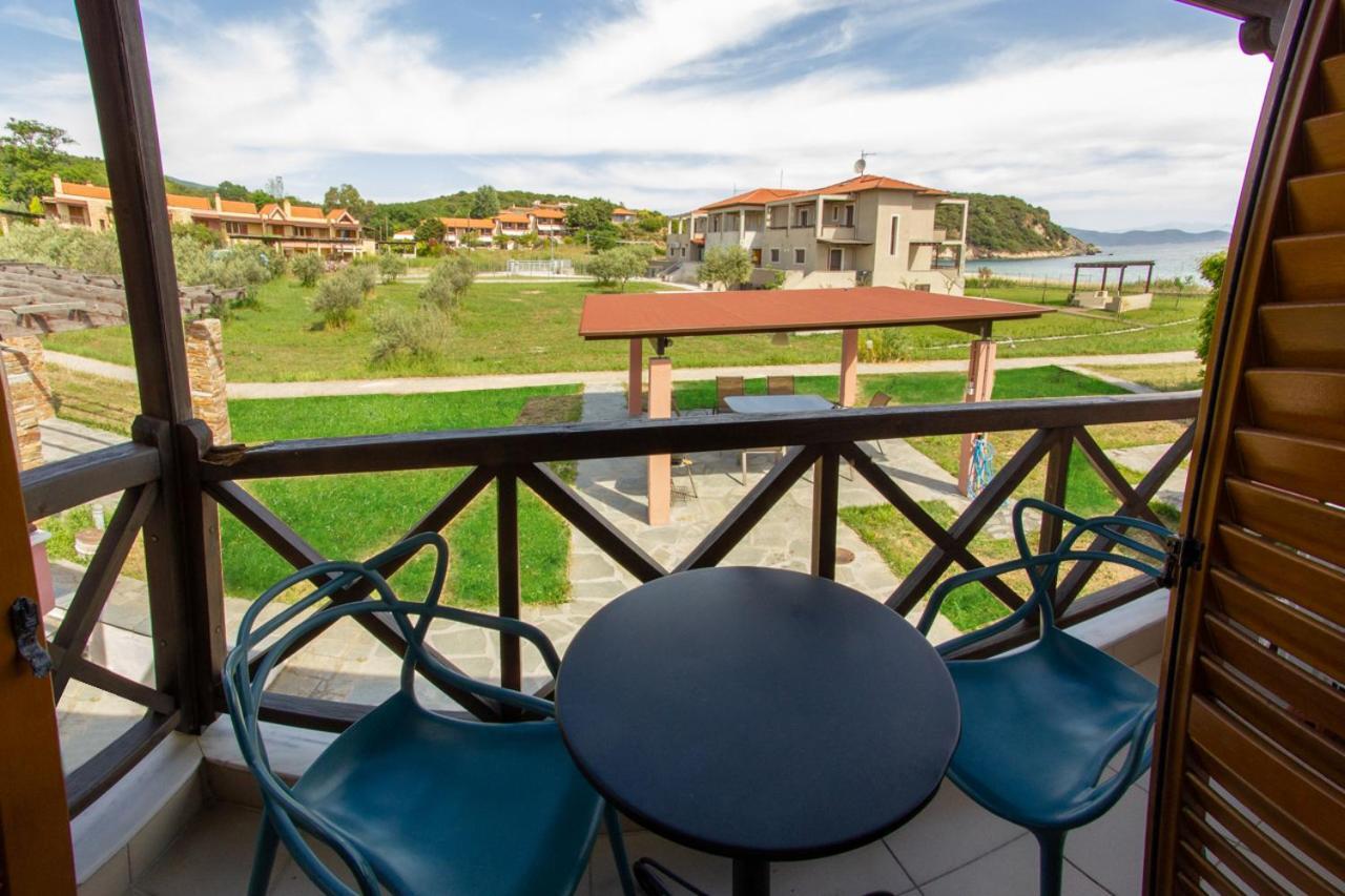 Beachfront Stylish Maisonette In Ierissos Exteriör bild
